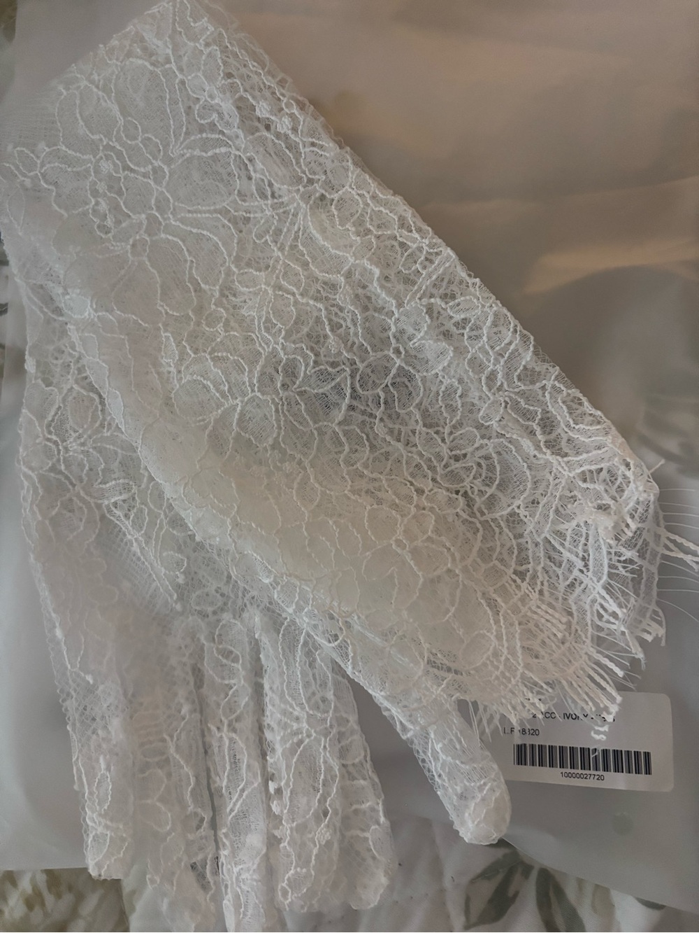 Babyboo lace gloves/ arm sleeves in white